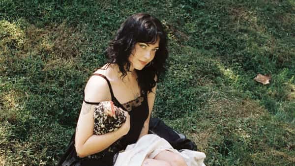 Violet Grohl Rilis Debut Album Be Sweet To Me, Tunjukkan Identitas Sendiri