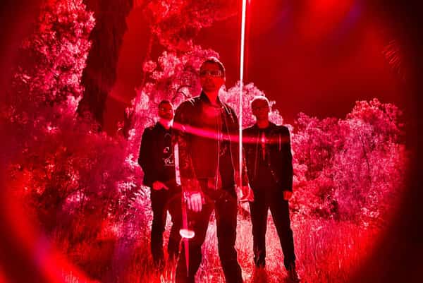 Empat Single Sudah Rilis. Muse Buktikan “The Wow! Signal” Bukan Album Sembarangan.